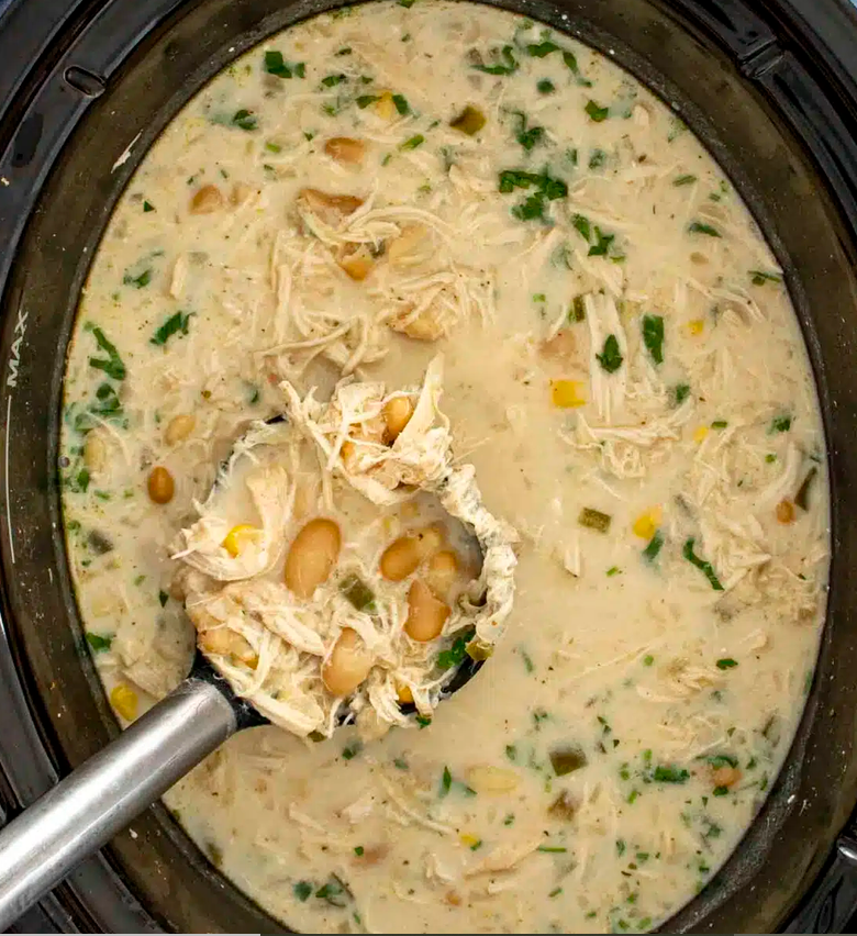 Slow cooker white bean chicken chili